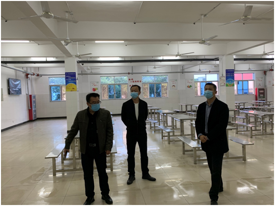 屯溪三中开展食堂卫生安全自查工作