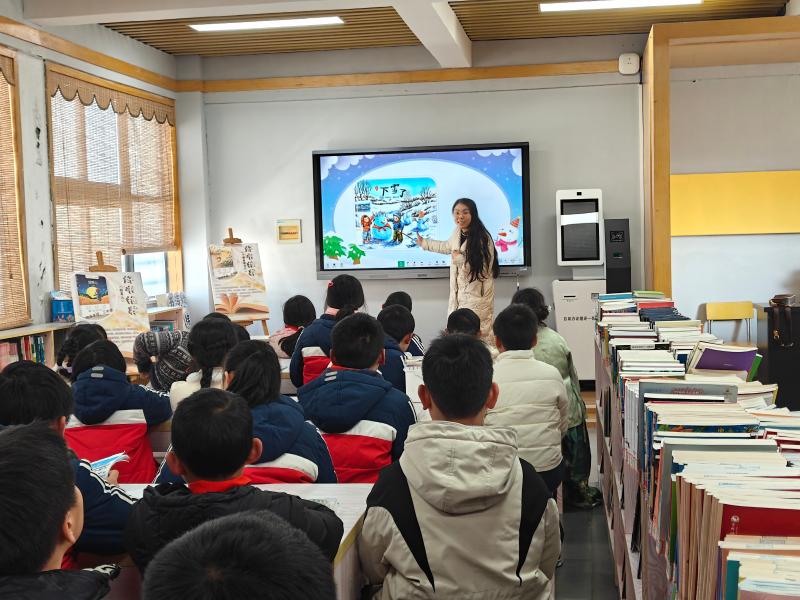 雪落指尖  心暖同行
——黄山市特殊教育学校与屯溪龙山实验小学
开展“导-师-制+”绘本共读融合活动