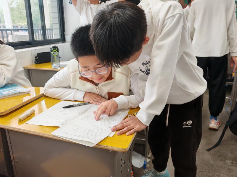 屯溪六中：“共学”知识“共筑”防线  同伴导师“伴”平安